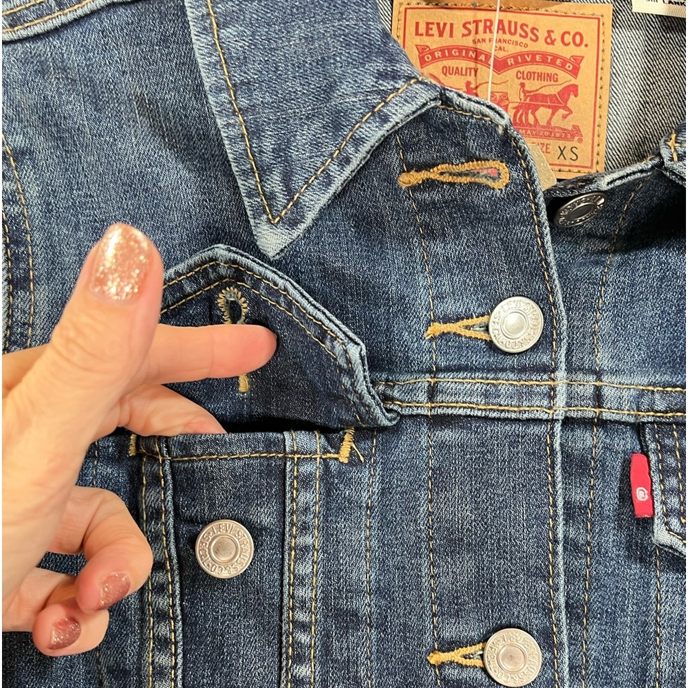 NWT-Levi’s Original Trucker Jean Jacket - Picture 6 of 13